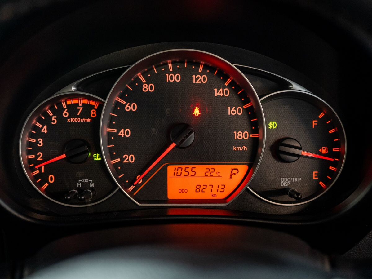 Toyota Ractis 2012 - фото автомобиля