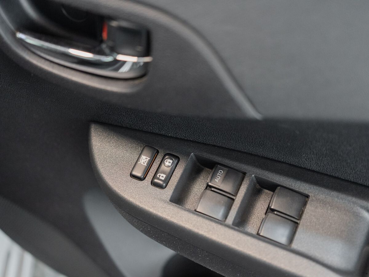 Toyota Ractis 2012 - фото автомобиля