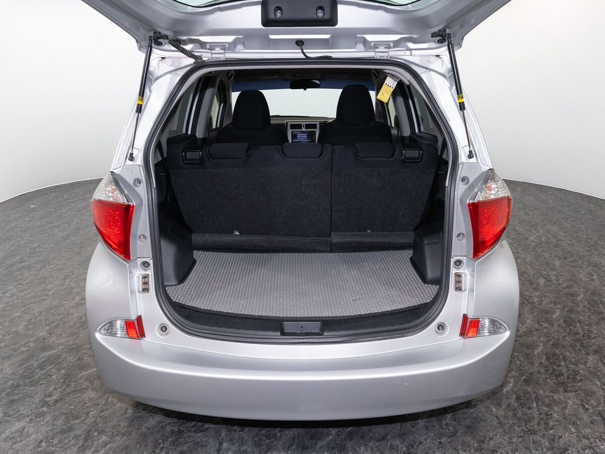 Toyota Ractis 2012 - фото автомобиля