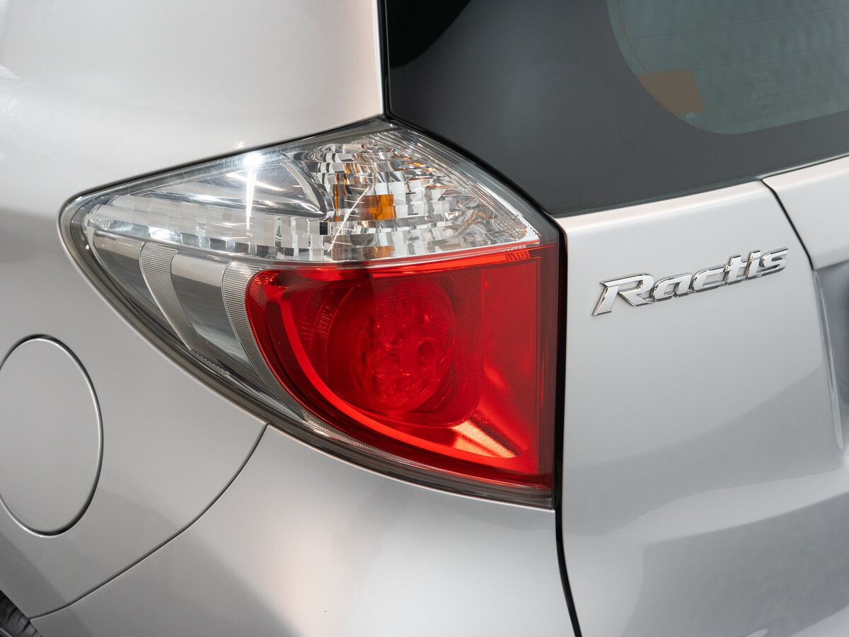 Toyota Ractis 2012 - фото автомобиля