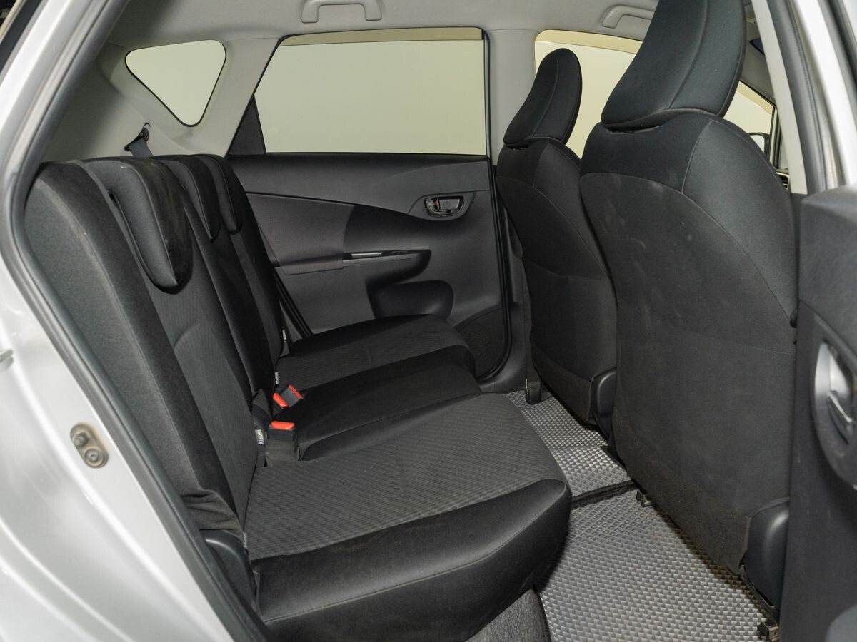 Toyota Ractis 2012 - фото автомобиля