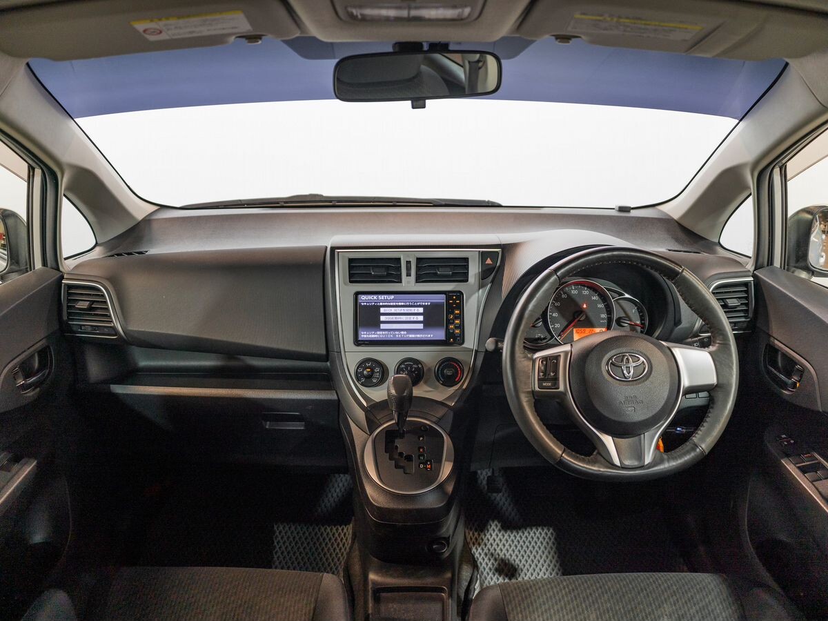 Toyota Ractis 2012 - фото автомобиля