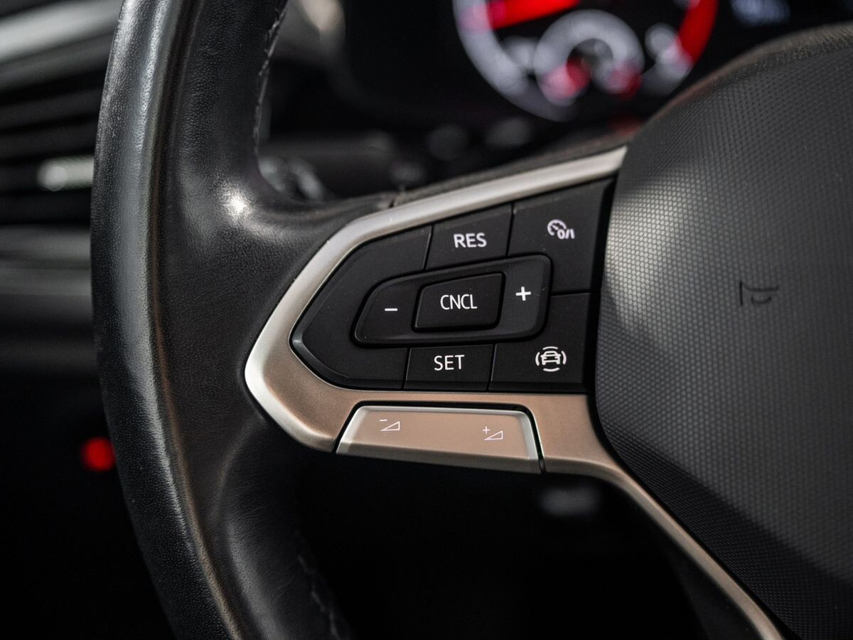 Volkswagen Polo 2022 - фото автомобиля