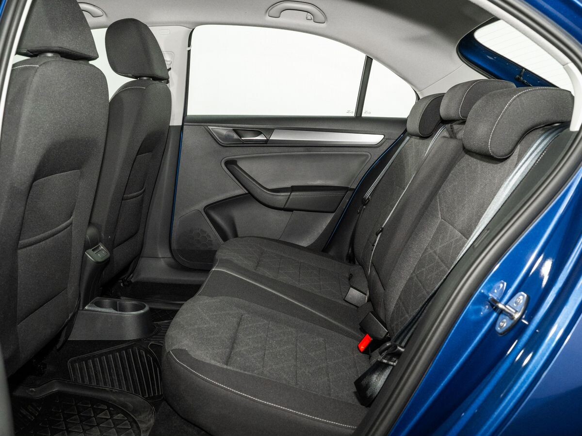 Volkswagen Polo 2022 - фото автомобиля