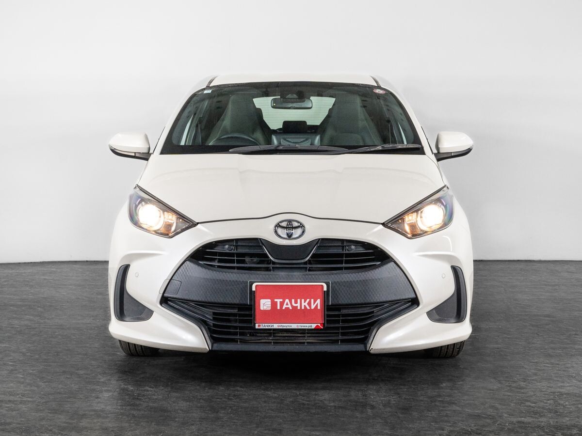 Toyota Yaris 2020 - фото автомобиля