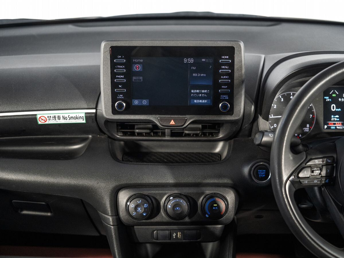 Toyota Yaris 2020 - фото автомобиля