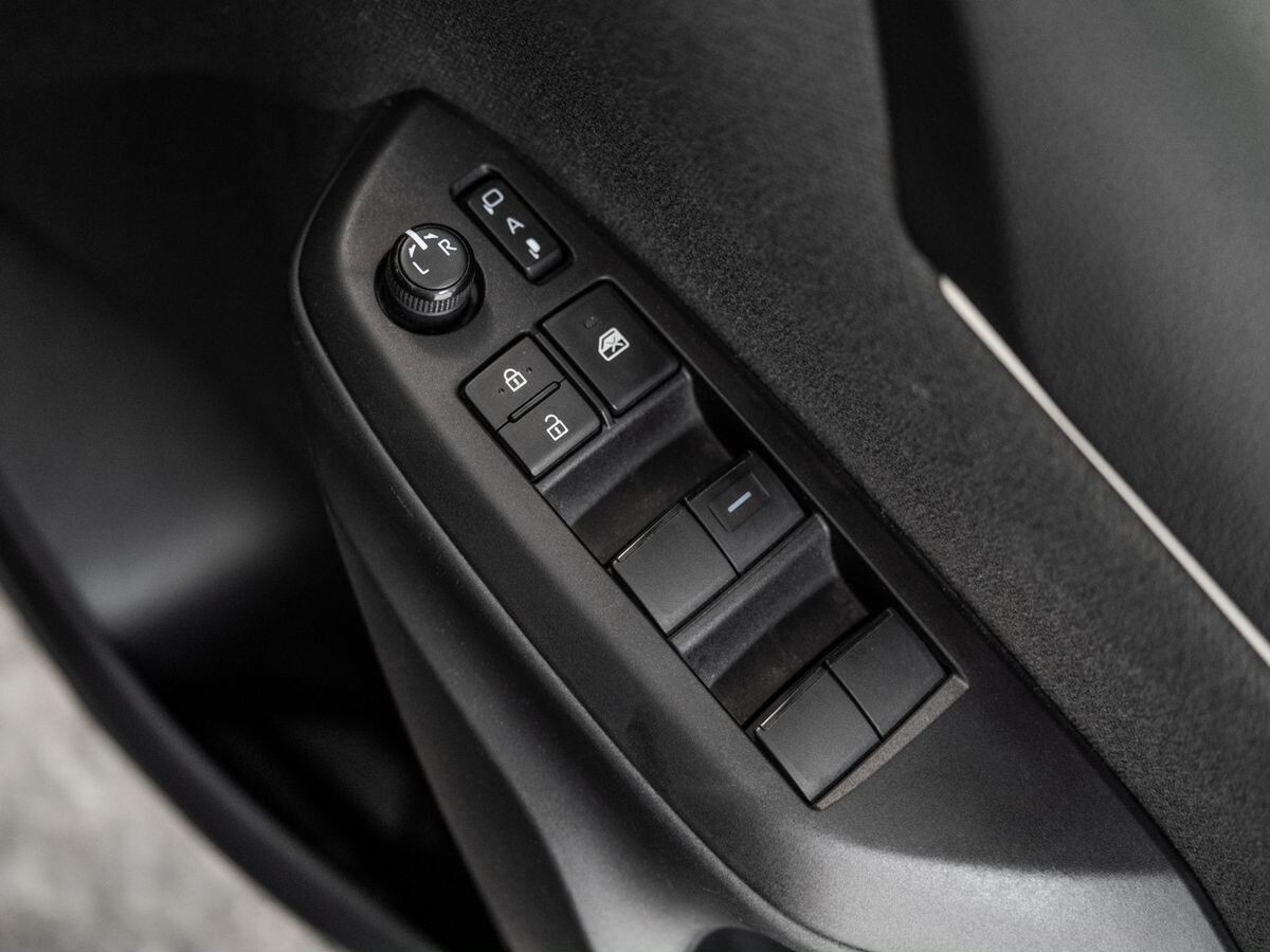Toyota Yaris 2020 - фото автомобиля