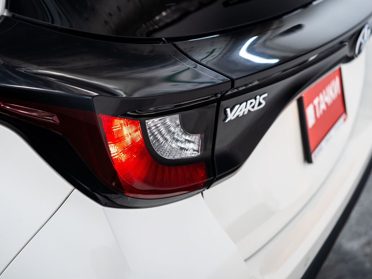 Toyota Yaris 2020 - фото автомобиля