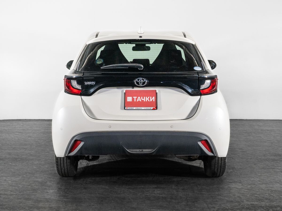 Toyota Yaris 2020 - фото автомобиля