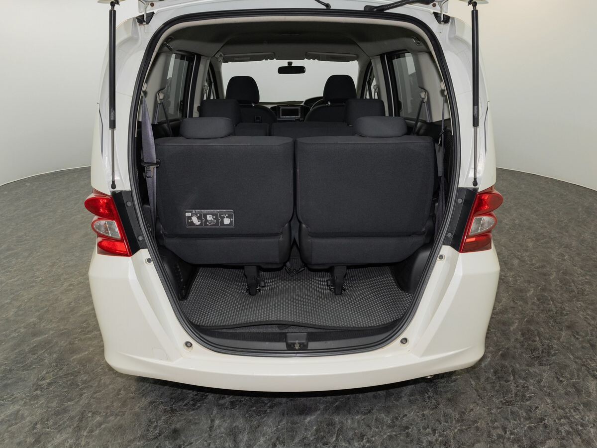Honda Freed 2008 - фото автомобиля
