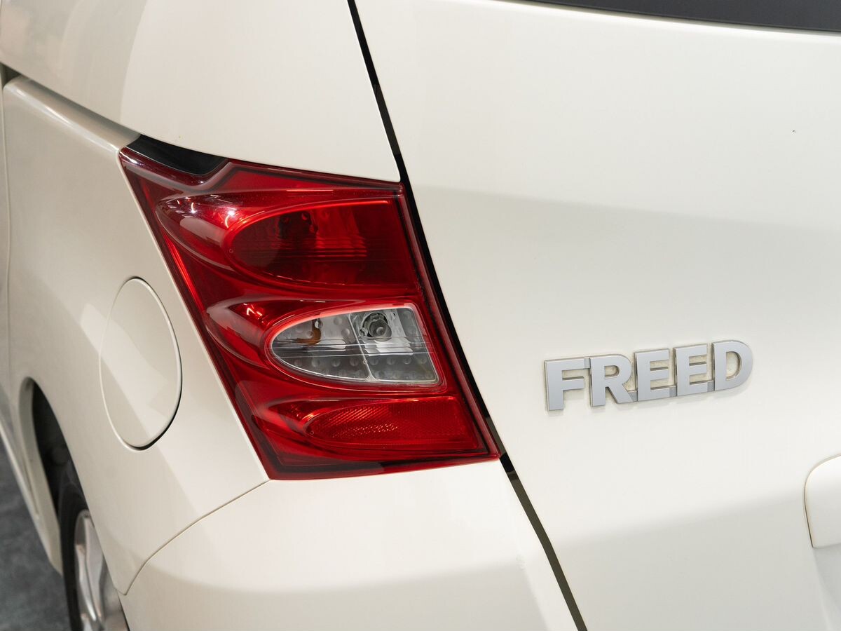 Honda Freed 2008 - фото автомобиля
