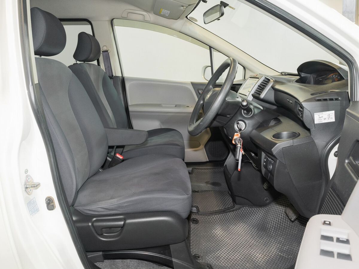 Honda Freed 2008 - фото автомобиля