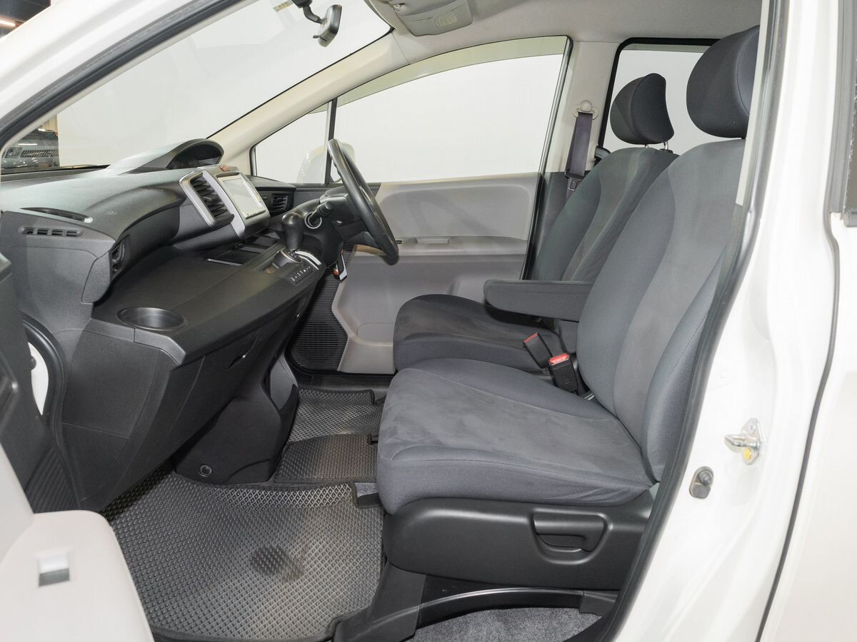 Honda Freed 2008 - фото автомобиля