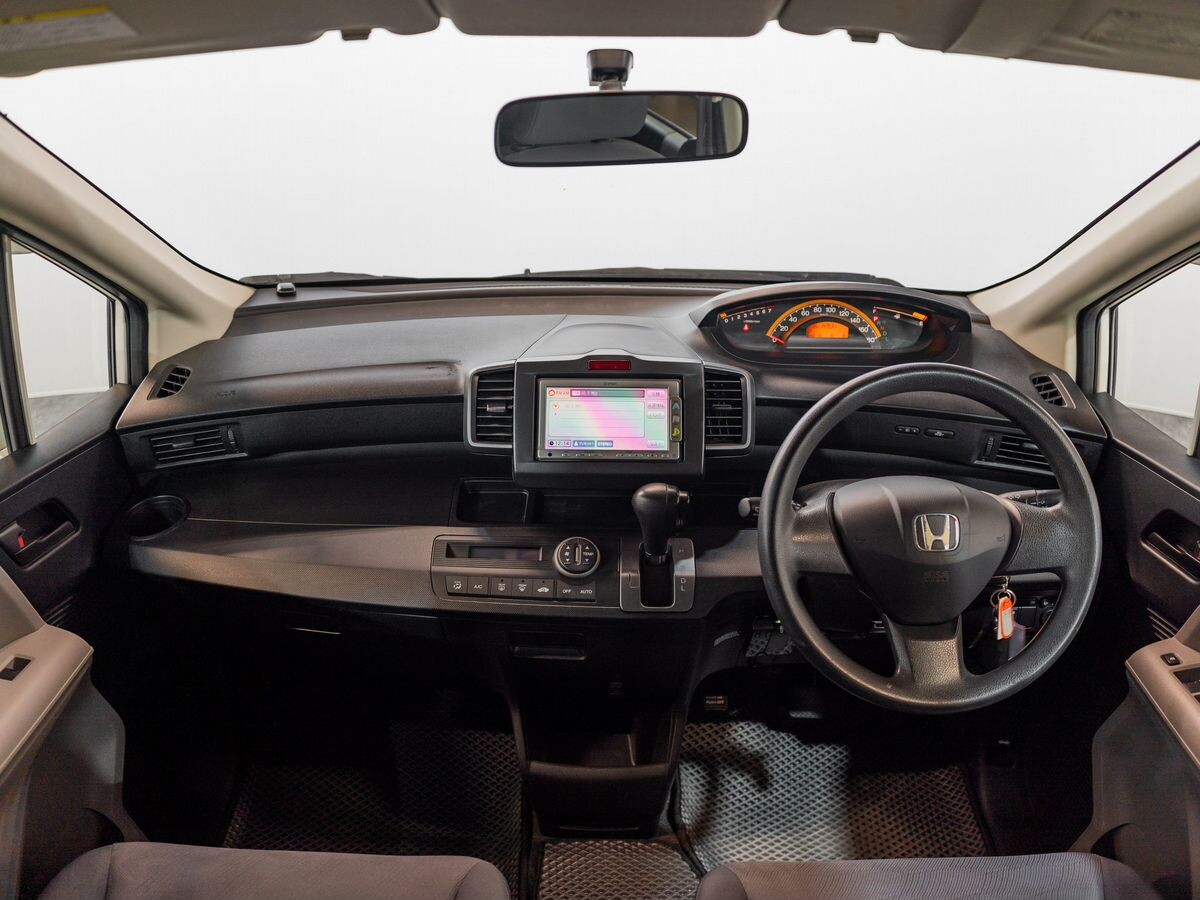 Honda Freed 2008 - фото автомобиля