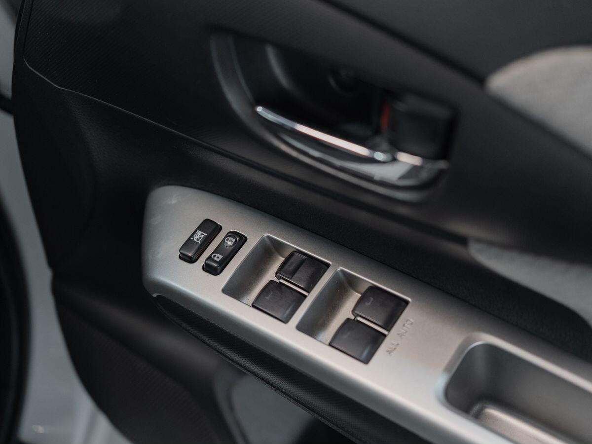 Toyota Wish 2009 - фото автомобиля