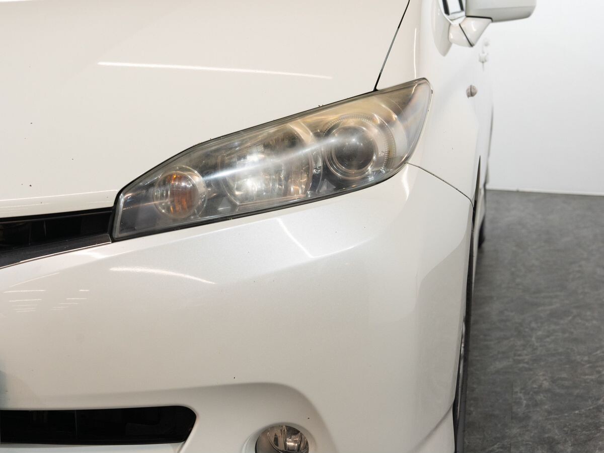 Toyota Wish 2009 - фото автомобиля