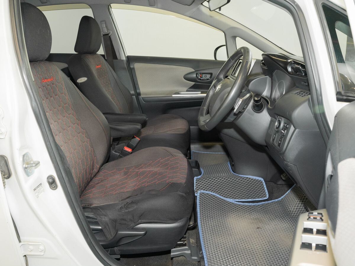 Toyota Wish 2009 - фото автомобиля