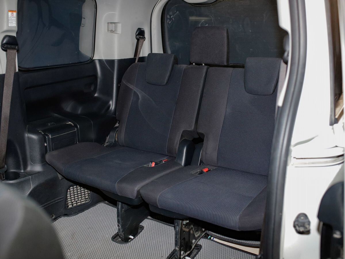 Toyota Noah 2019 - фото автомобиля