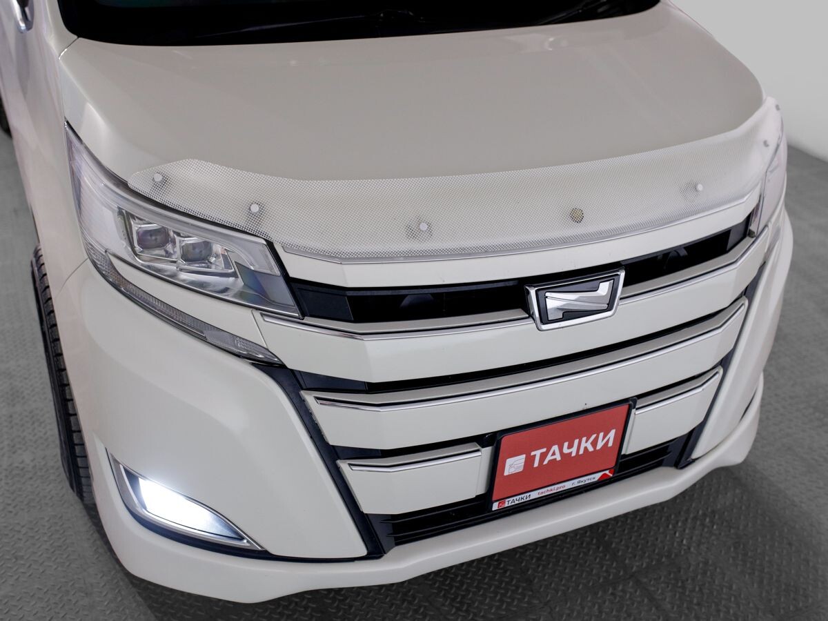 Toyota Noah 2019 - фото автомобиля