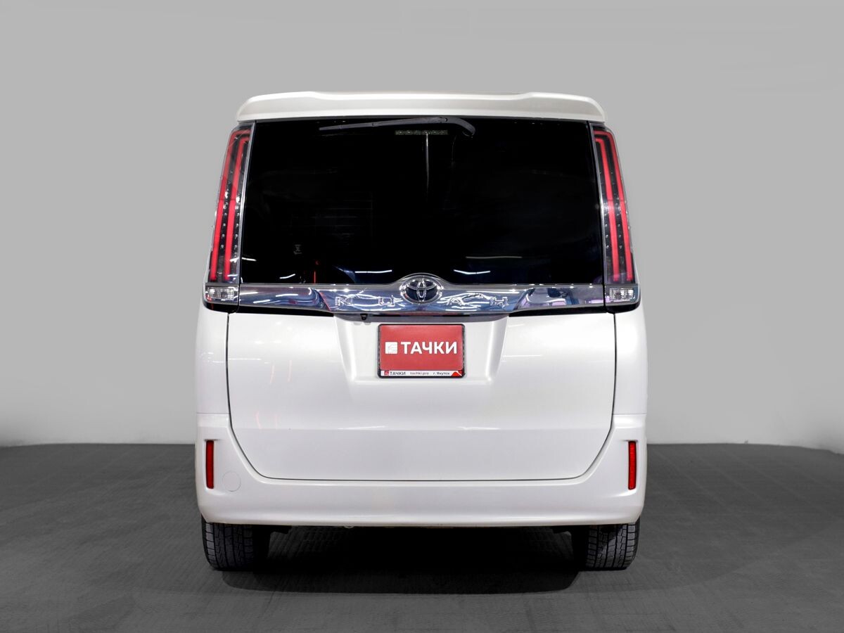Toyota Noah 2019 - фото автомобиля