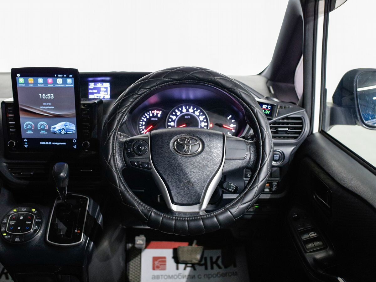 Toyota Noah 2019 - фото автомобиля