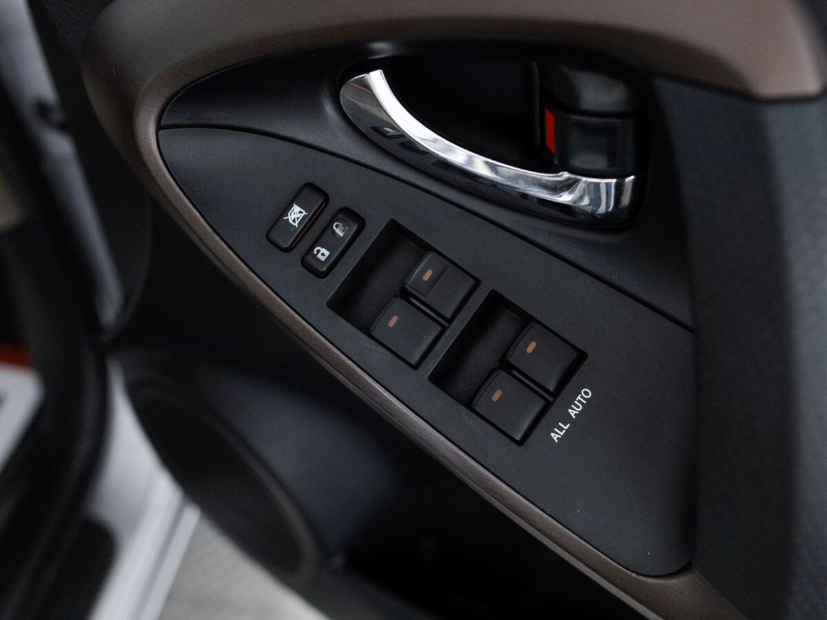 Toyota Vanguard 2007 - фото автомобиля