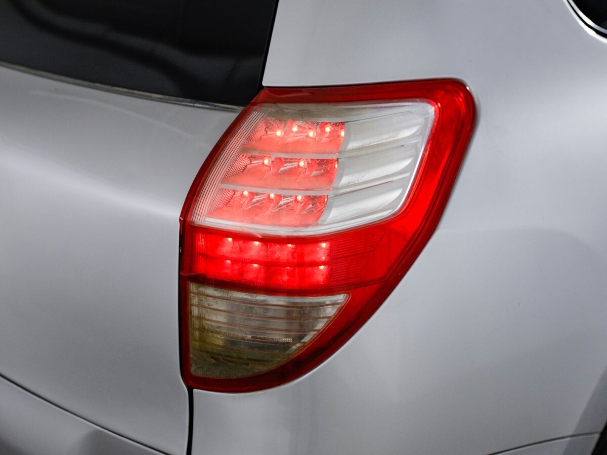 Toyota Vanguard 2007 - фото автомобиля