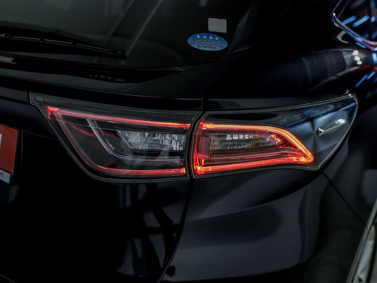 Toyota Harrier 2017 - фото автомобиля