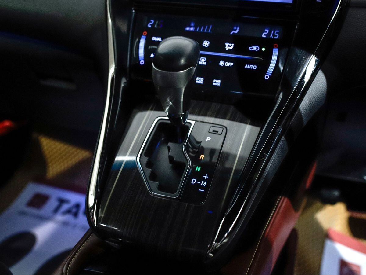 Toyota Harrier 2017 - фото автомобиля