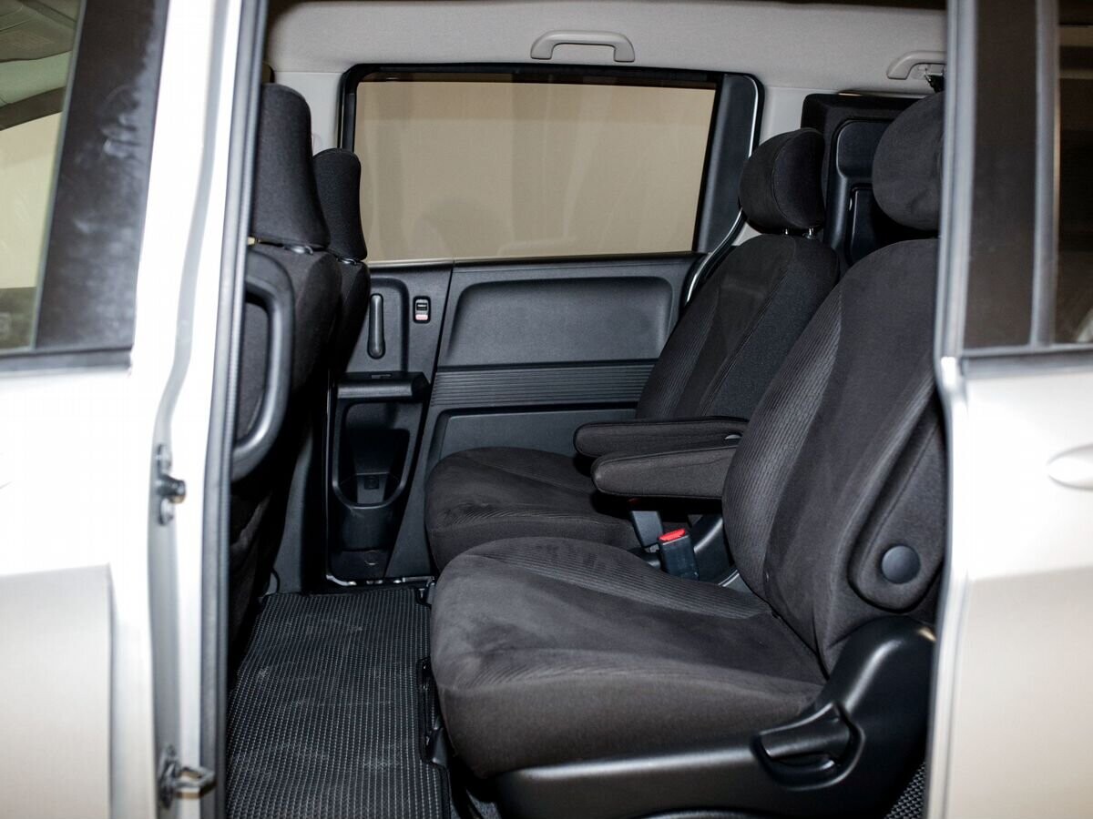 Honda Freed 2012 - фото автомобиля