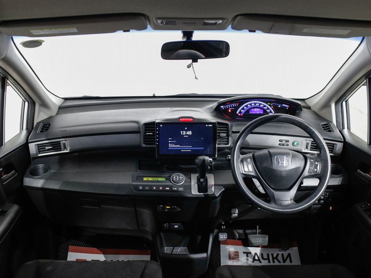 Honda Freed 2012 - фото автомобиля