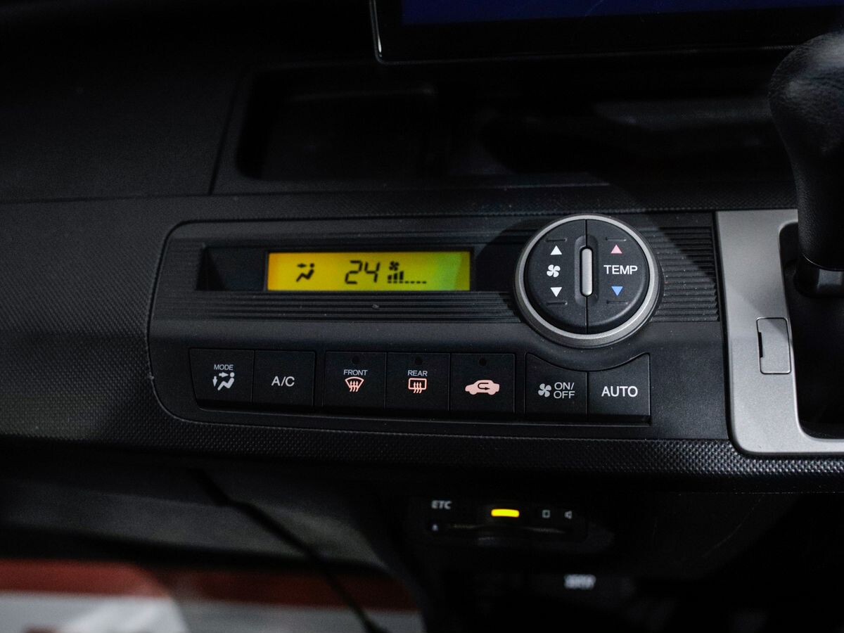 Honda Freed 2012 - фото автомобиля