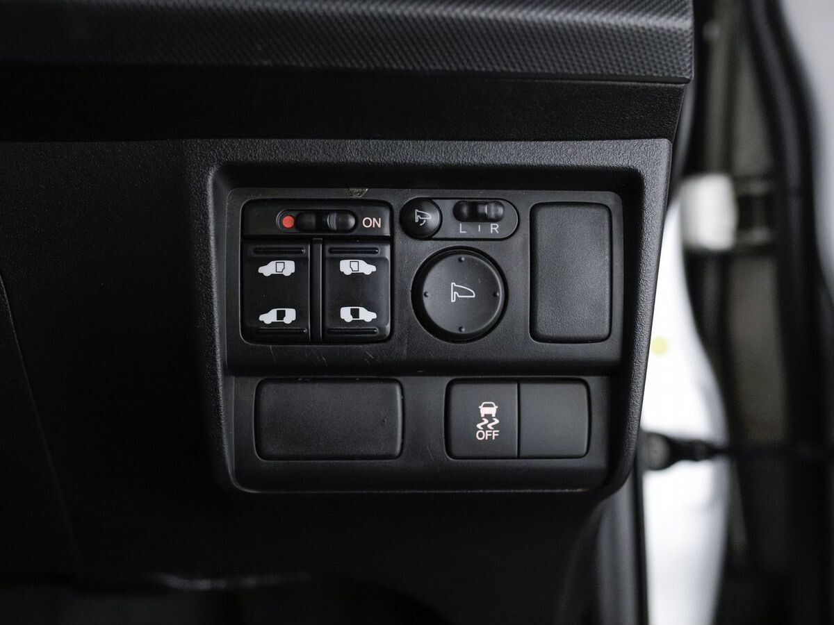 Honda Freed 2012 - фото автомобиля