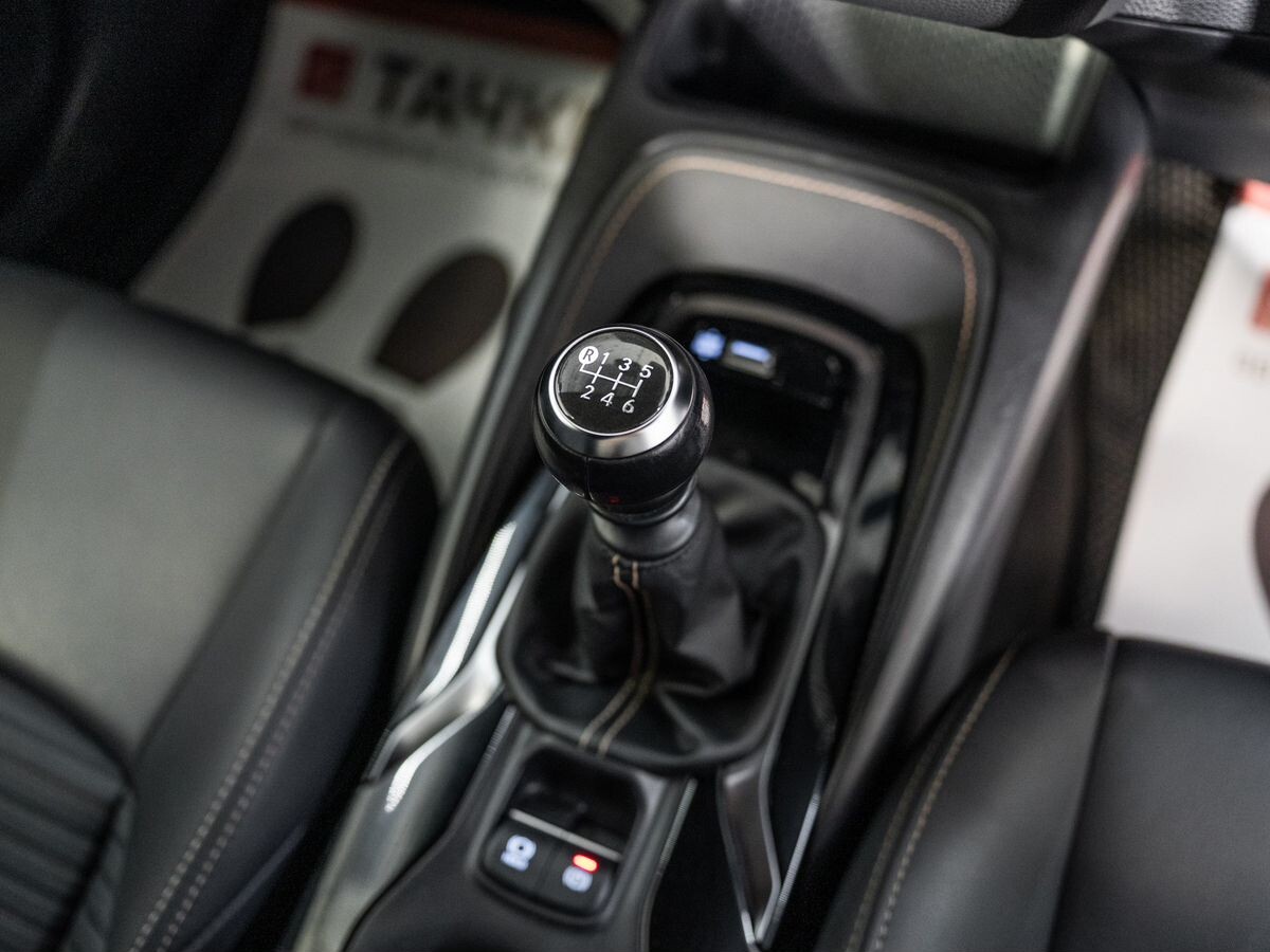 Toyota Corolla 2020 - фото автомобиля
