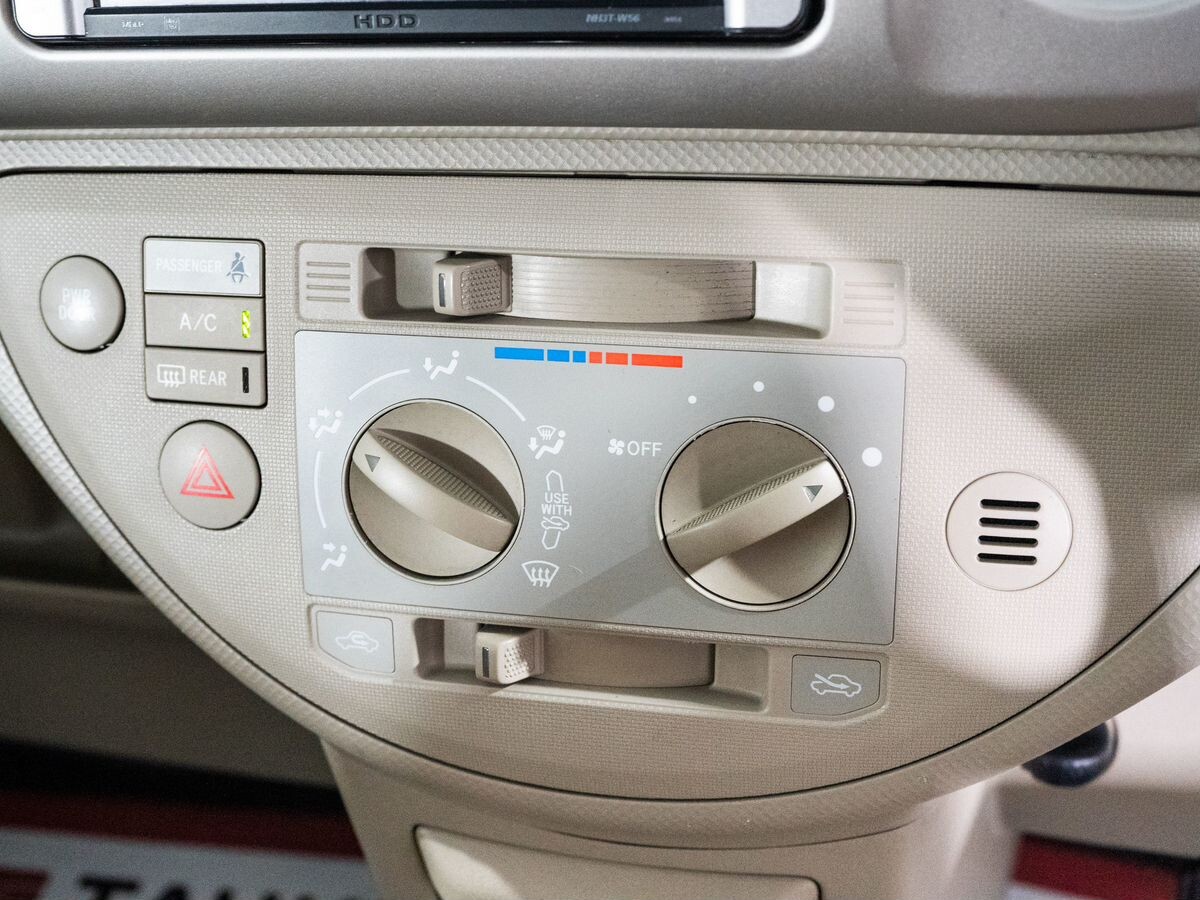Toyota Porte 2011 - фото автомобиля