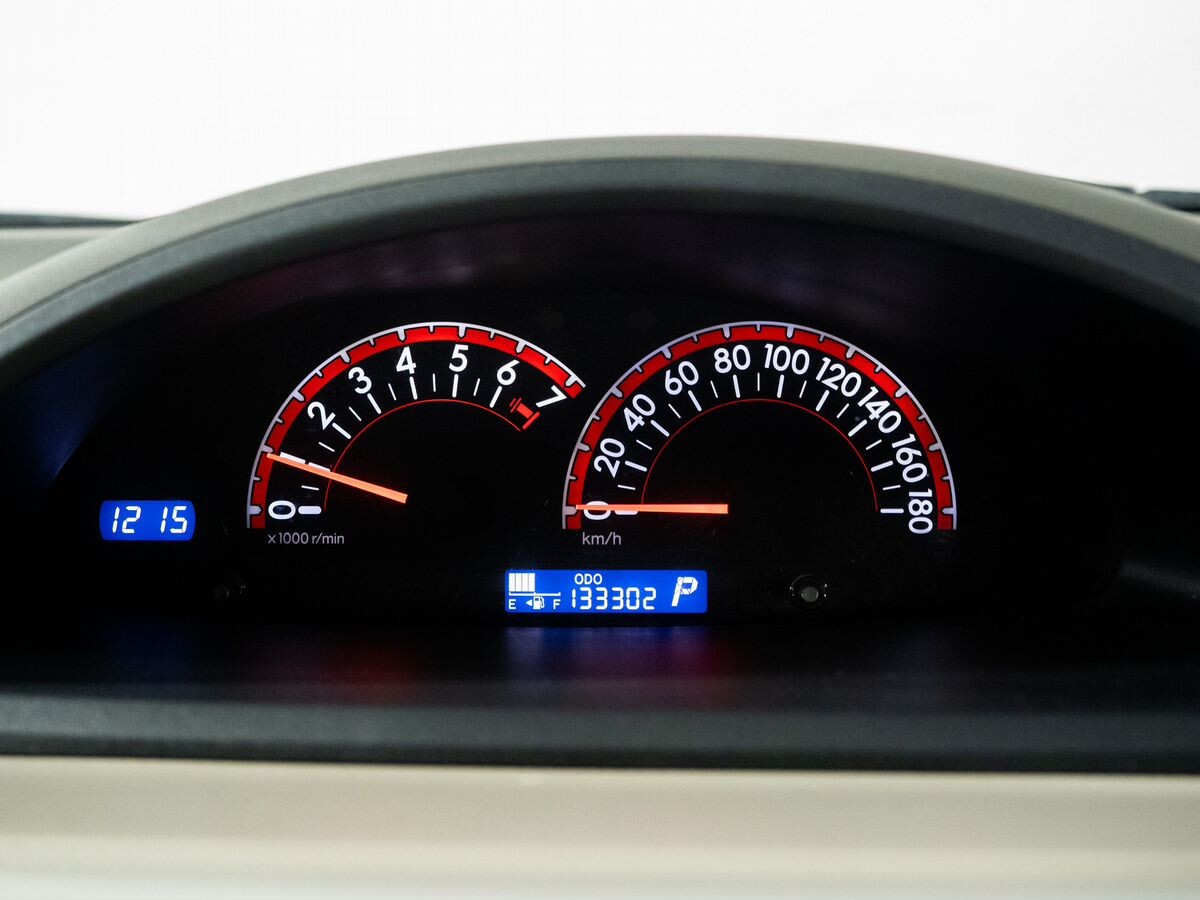 Toyota Porte 2011 - фото автомобиля