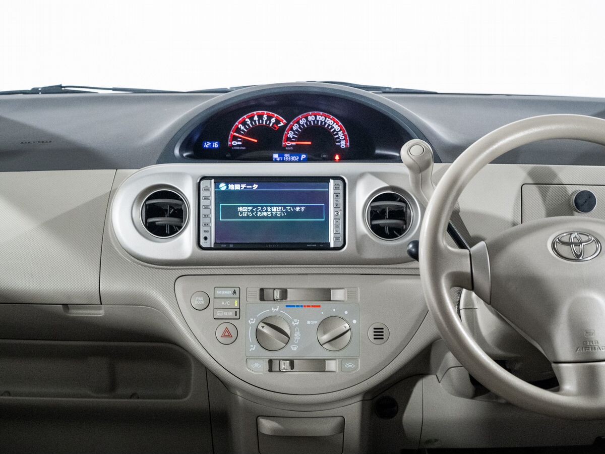 Toyota Porte 2011 - фото автомобиля