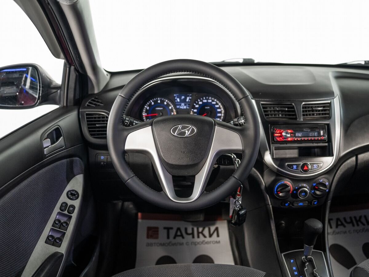 Hyundai Solaris 2013 - фото автомобиля