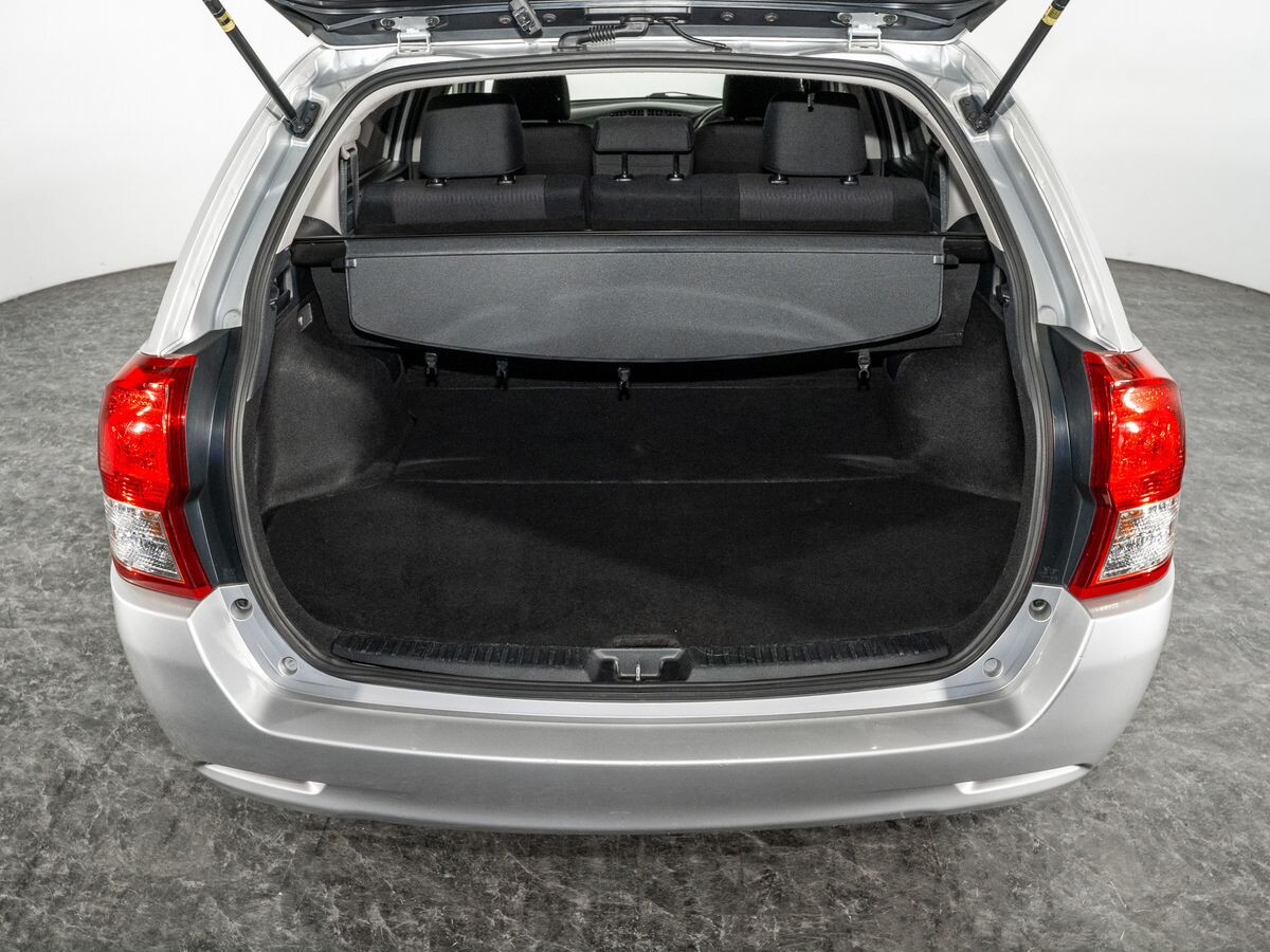 Toyota Corolla Fielder 2012 - фото автомобиля