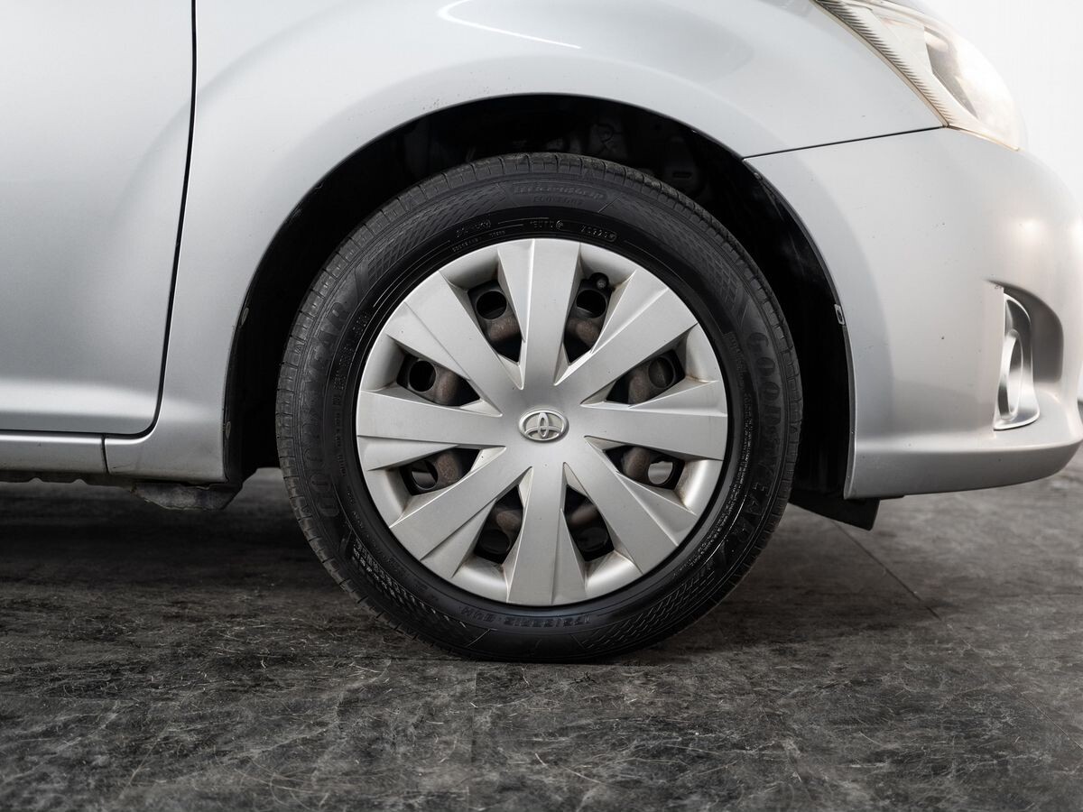 Toyota Corolla Fielder 2012 - фото автомобиля