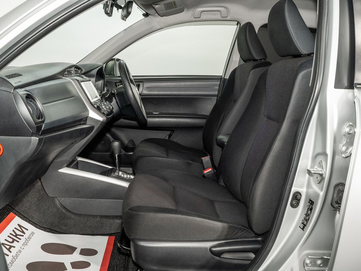 Toyota Corolla Fielder 2012 - фото автомобиля