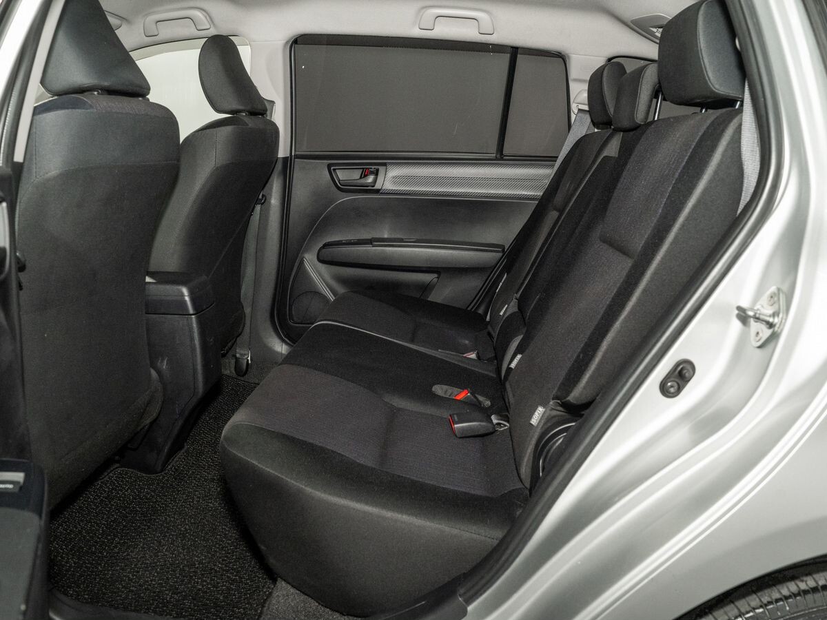 Toyota Corolla Fielder 2012 - фото автомобиля