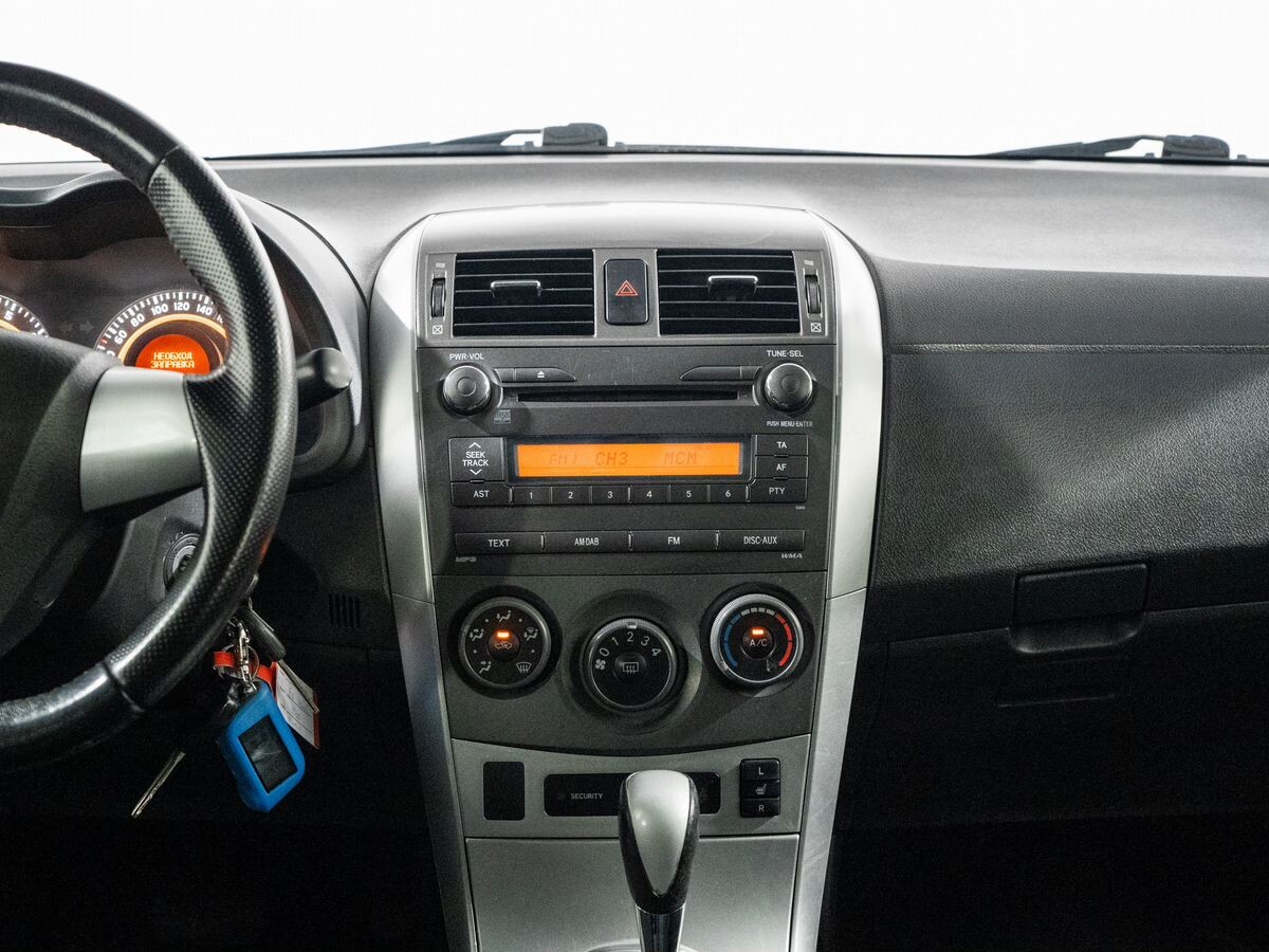 Toyota Corolla 2012 - фото автомобиля