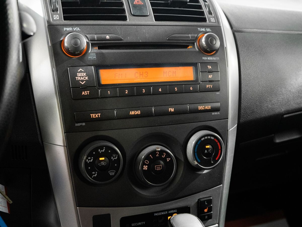 Toyota Corolla 2012 - фото автомобиля