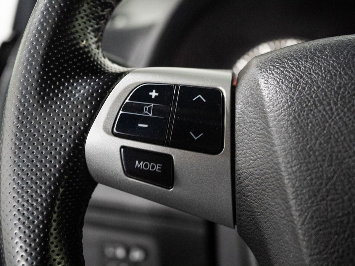 Toyota Corolla 2012 - фото автомобиля