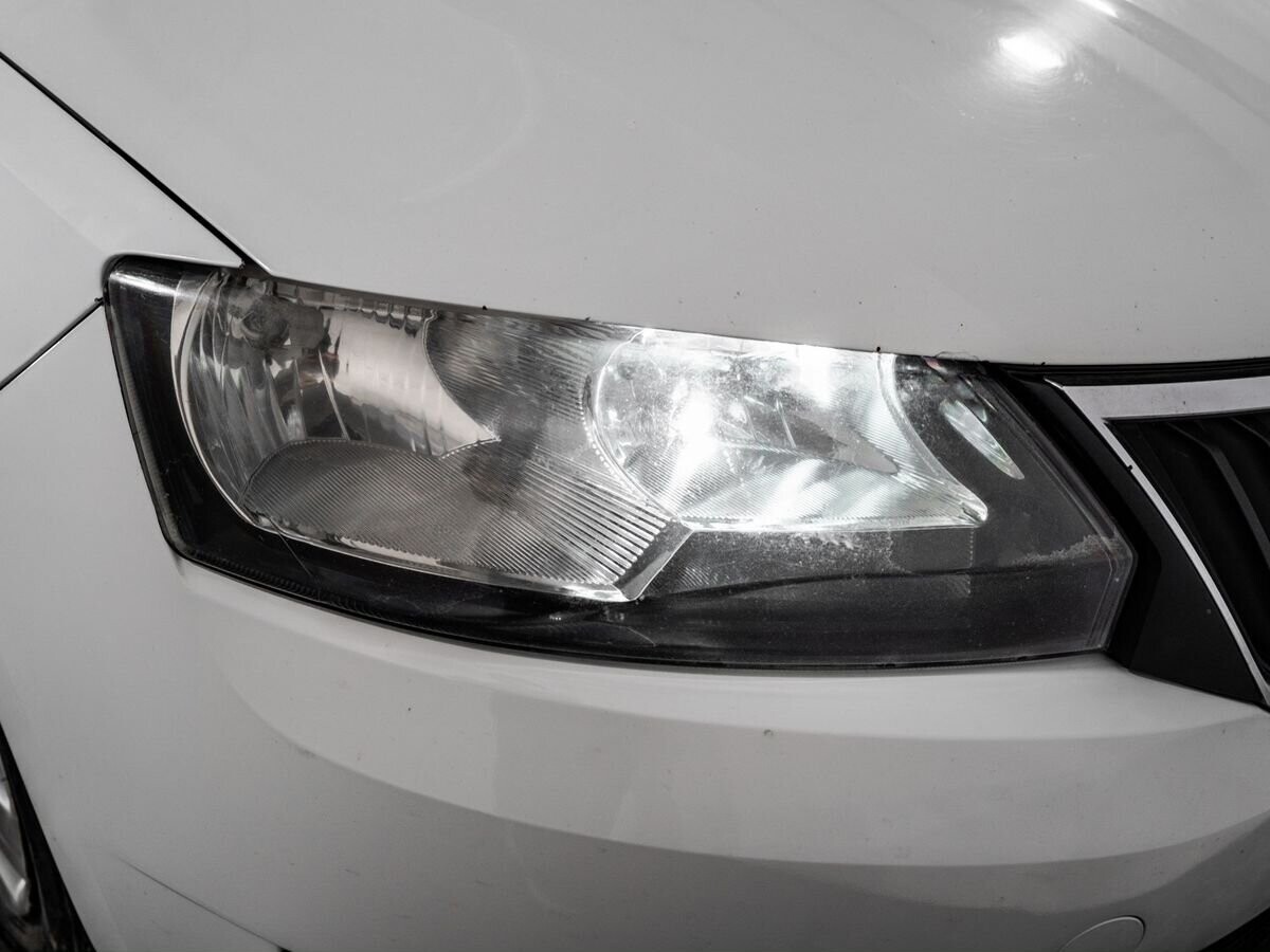Skoda Rapid 2016 - фото автомобиля