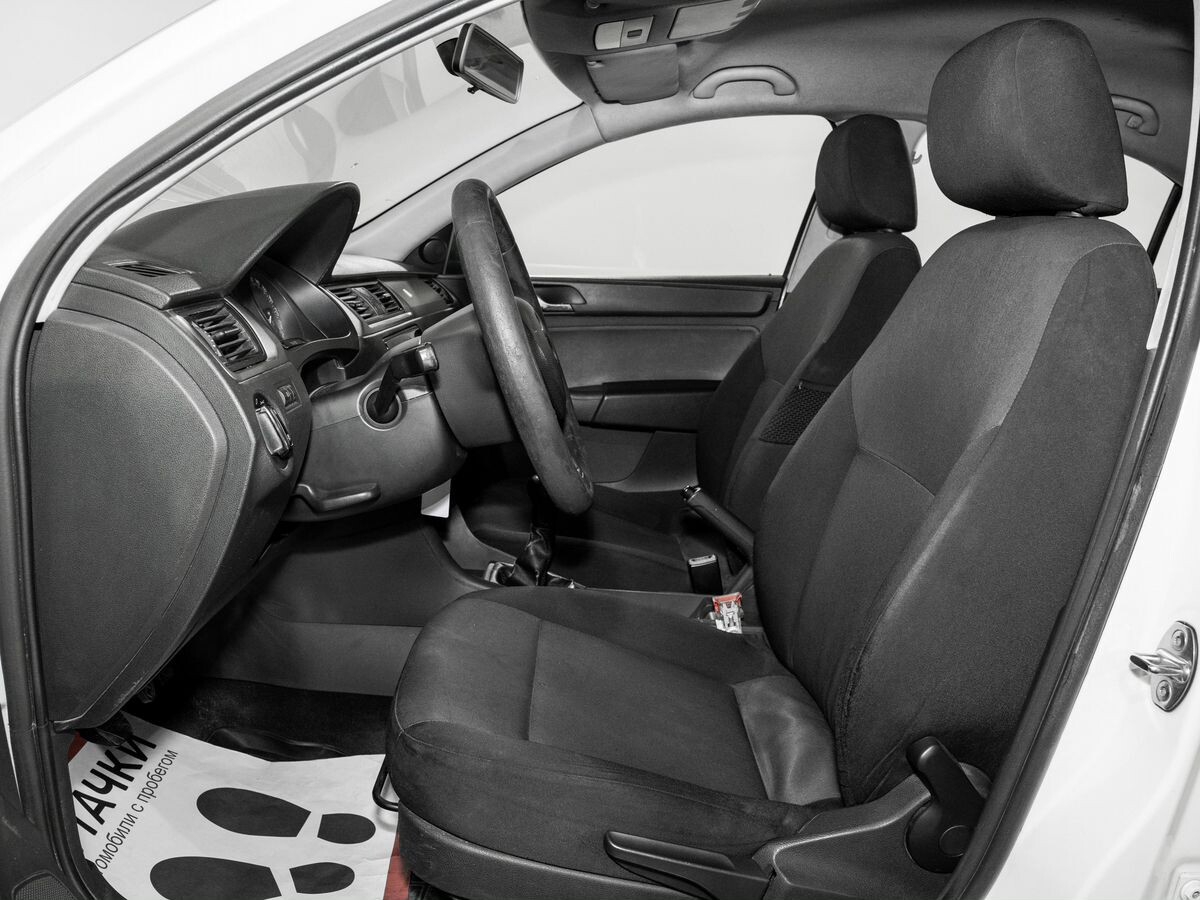 Skoda Rapid 2016 - фото автомобиля