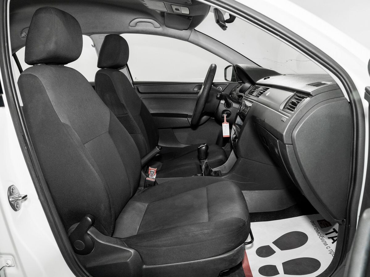 Skoda Rapid 2016 - фото автомобиля