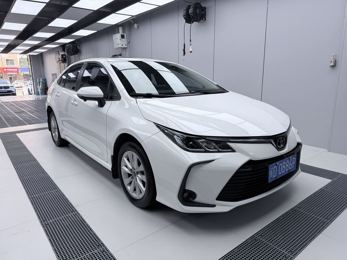 Toyota Corolla 2023 - фото автомобиля