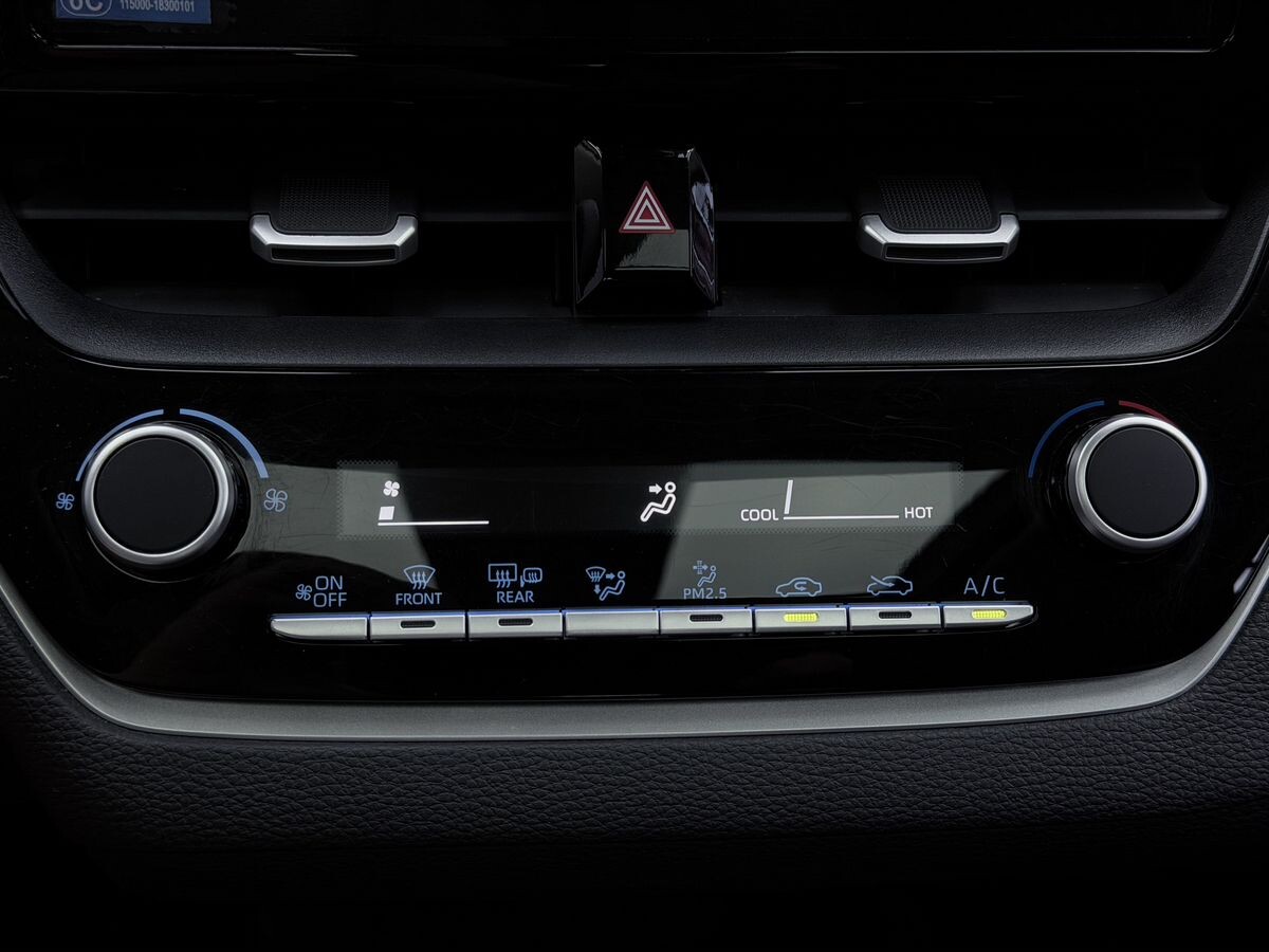 Toyota Corolla 2023 - фото автомобиля